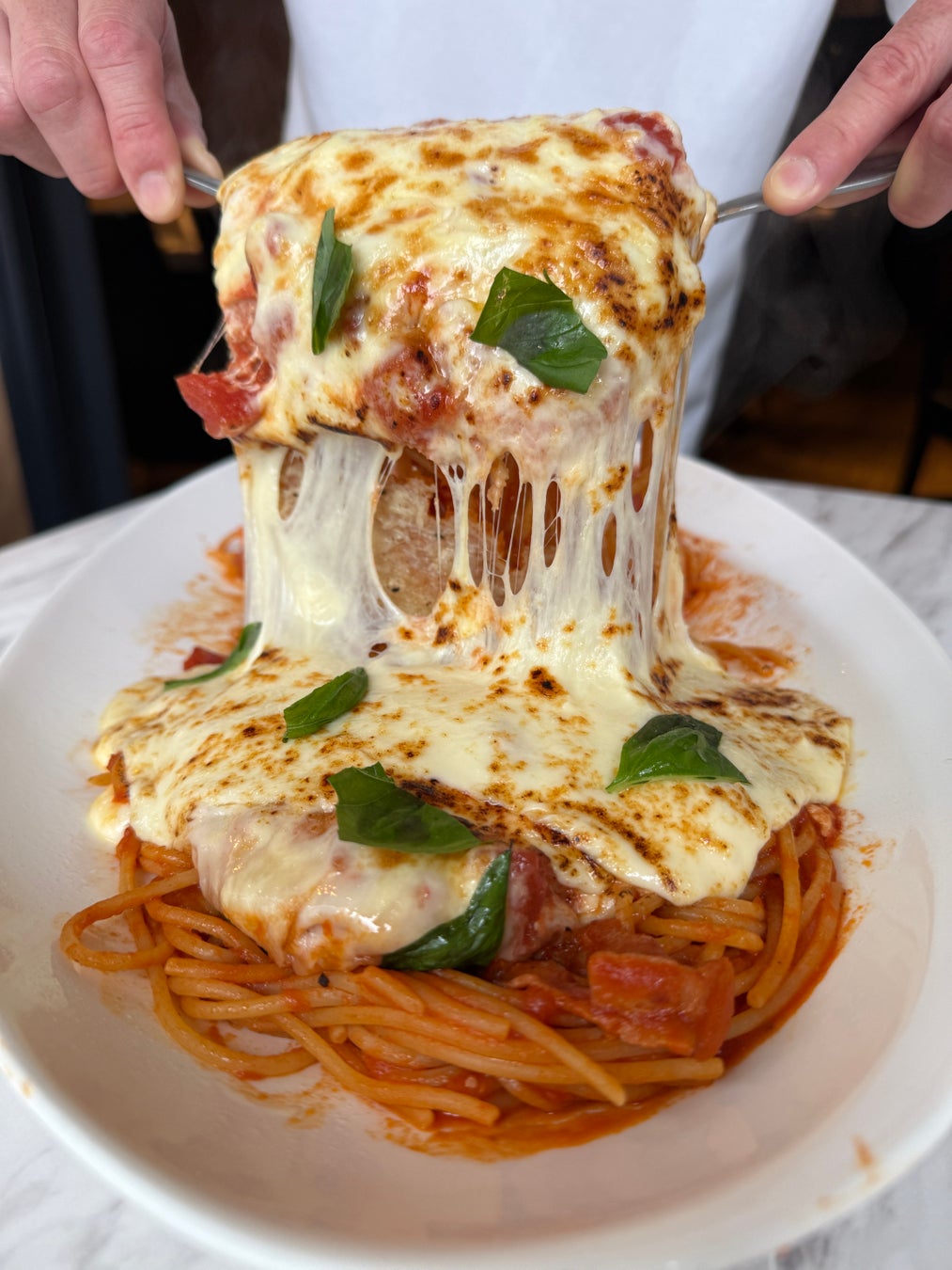 【3周年記念】「悪魔のチーズカツ トマトパスタ」覆い尽くす“追いチーズ”。中目黒「Meat＆Cheese Forne」が背徳感あふれる新商品を9月7日より販売