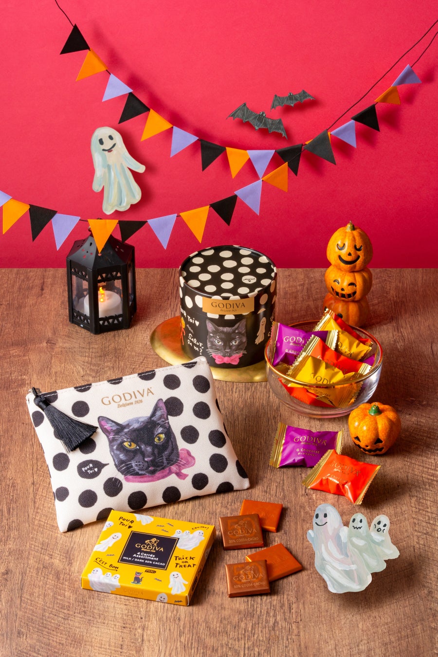2026年はゴディバのハロウィンのシンボル、黒ネコがお友達のゴーストたちと一緒に登場！ポムポムプリンやクロミのぬいぐるみチャームも！！「ゴディバ ブラックキャット コレクション」