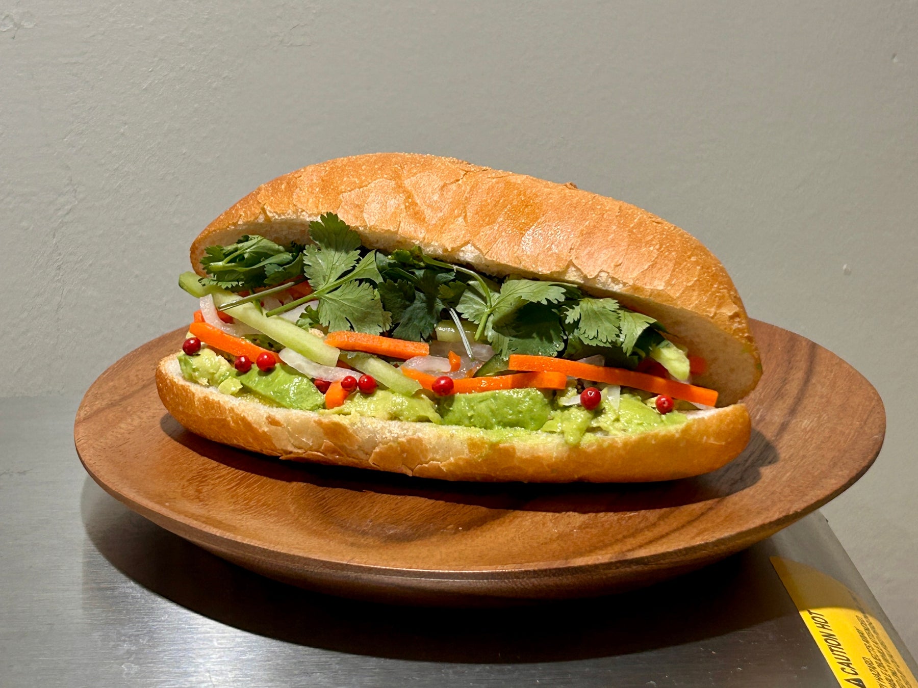 【TOKYO BANH MI STAND】店舗から2km圏内限定！総務の取りまとめ一切不要・個決済で完結する「バインミーお届け便」を本格スタート
