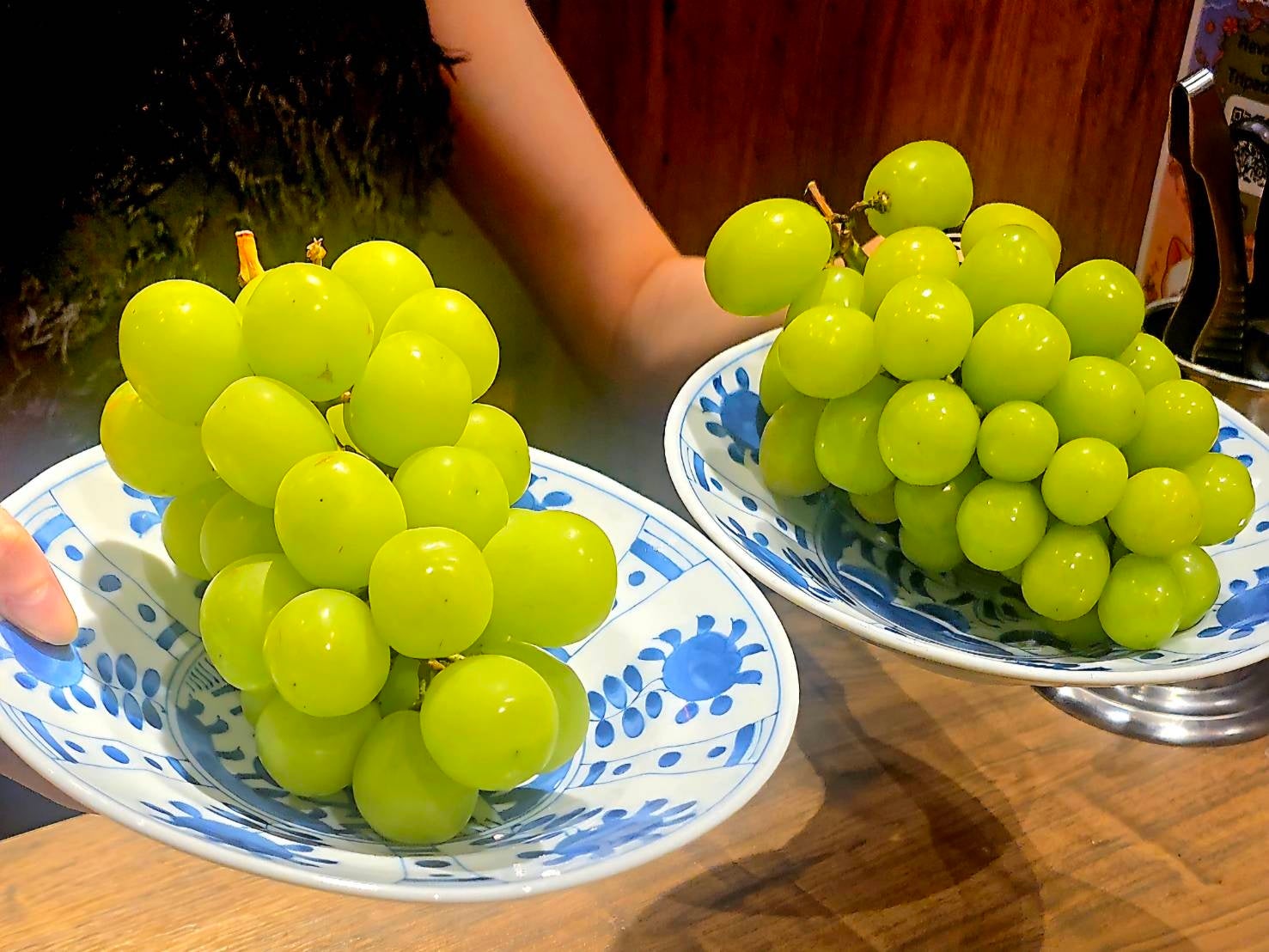 収穫量の約20％が規格外に。味は変わらないのに、なぜシャインマスカットが捨てられる？『焼肉ホルモンたけ田』が約2トン活用。山梨産シャインマスカット550円食べ放題・期間限定で提供開始