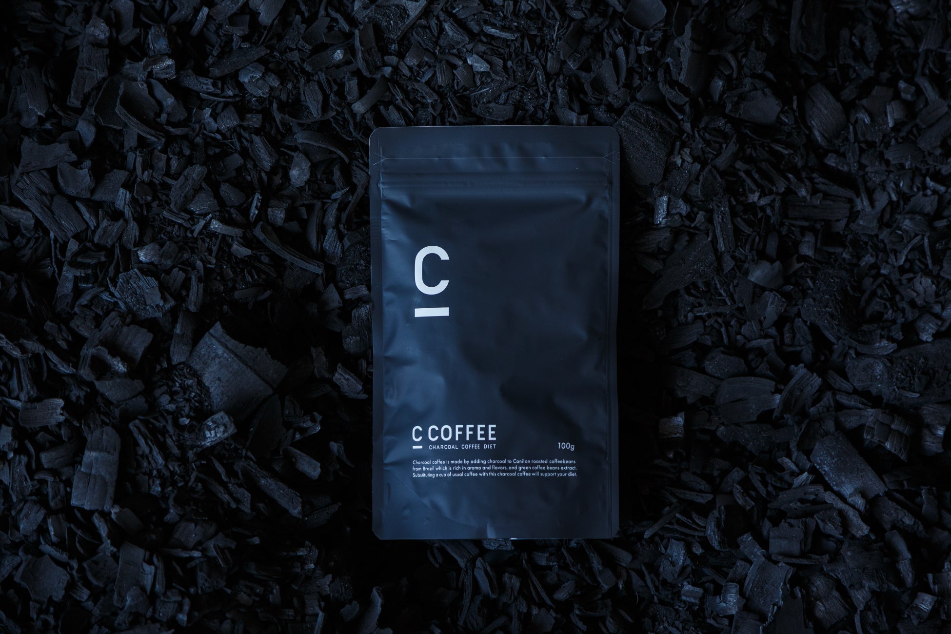 チャコールコーヒー『C COFFEE』がさらなる進化！国産竹炭を「鳥取県産 孟宗竹炭」へアップデートし、粒子を約4分の1へ超微細化
