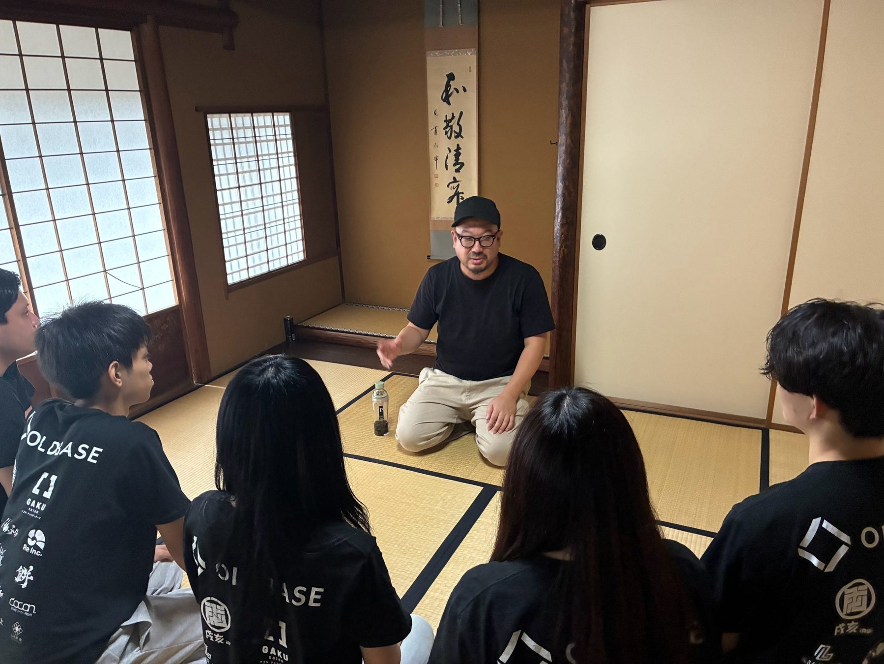 【韓丼】月見も、やっぱり肉が主役！とろろと卵黄がカルビに絡む『月見とろろカルビ丼』新登場！